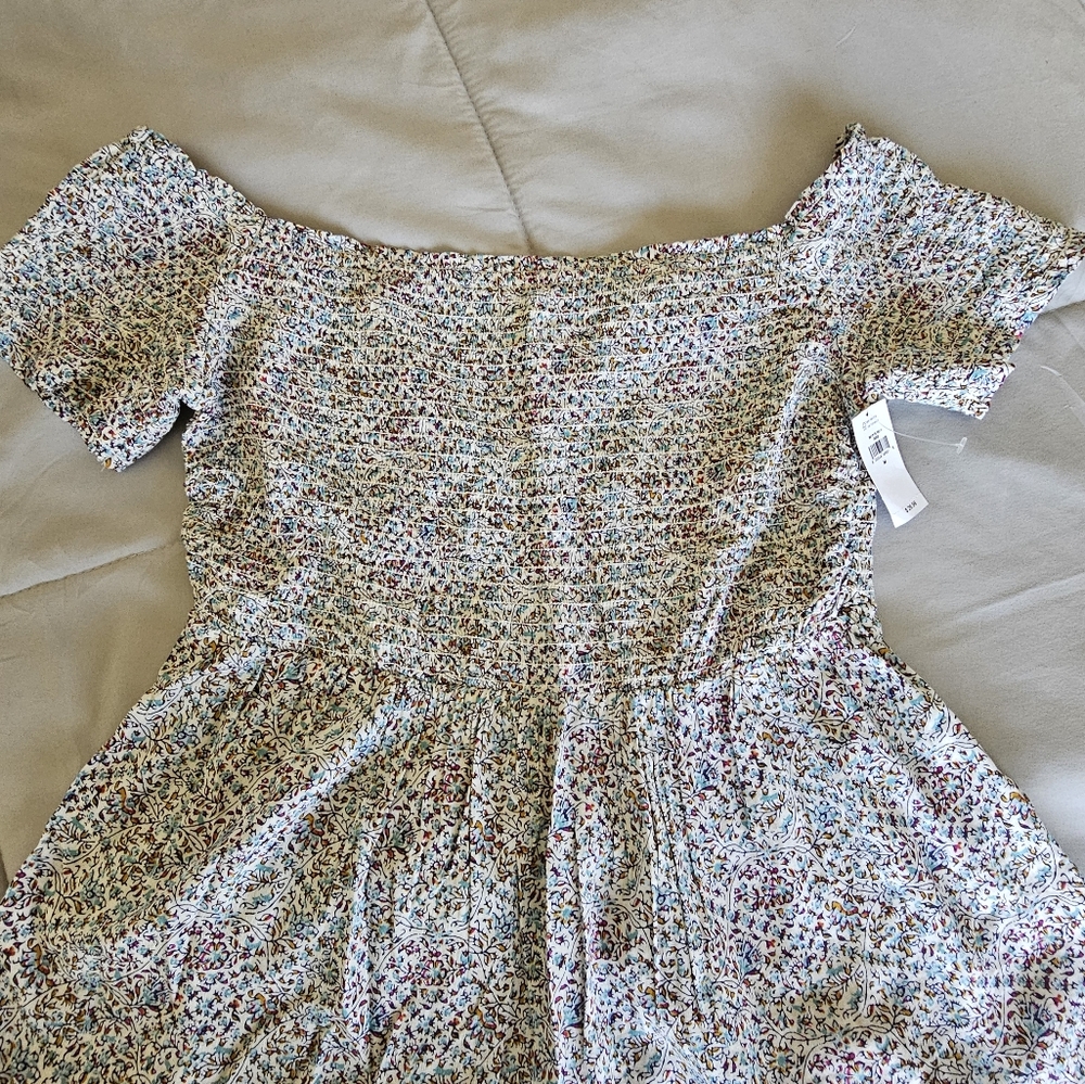 NWT Floral Off-Shoulder Juniors Shirt Size M